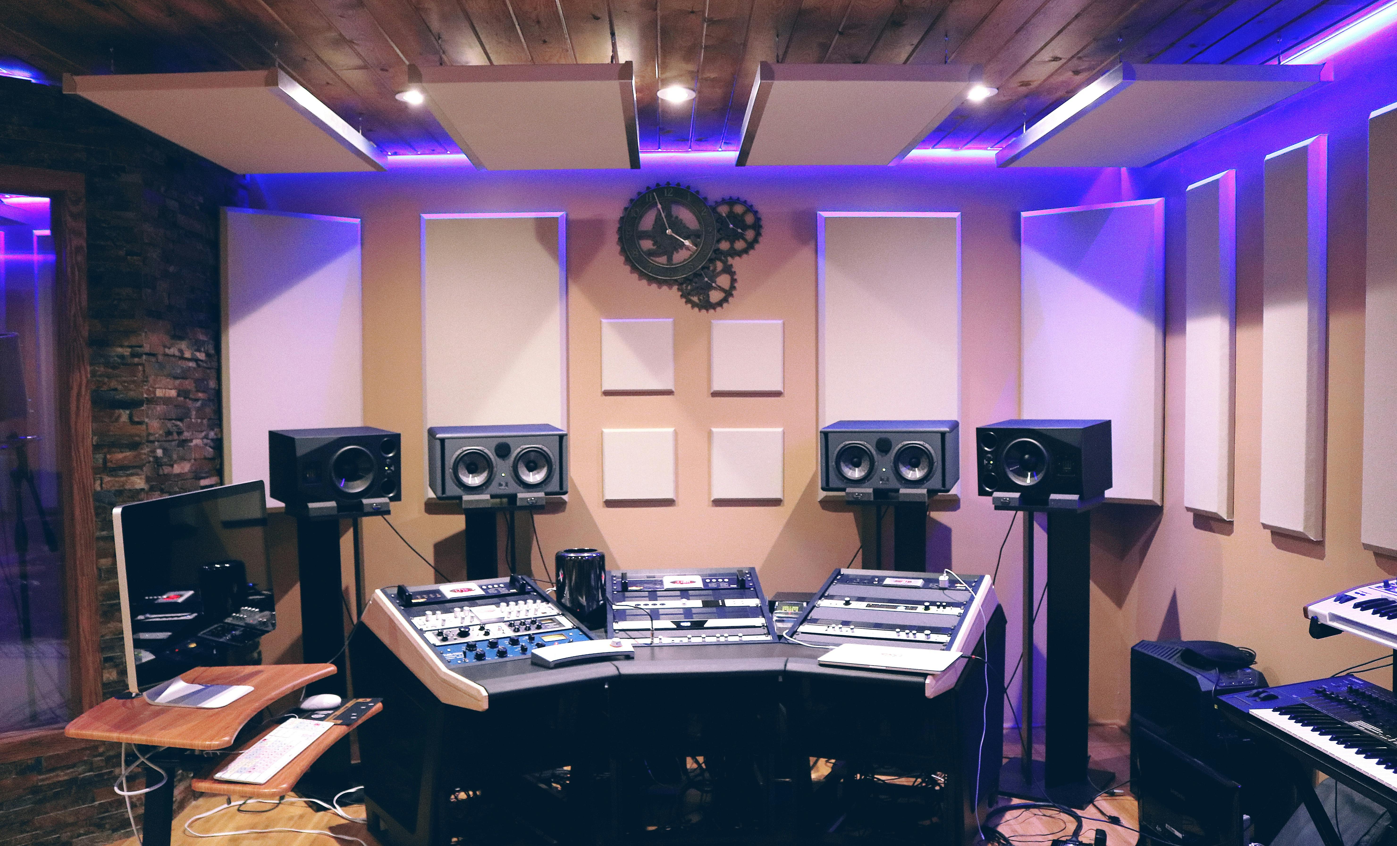 Professional microphone setup for podcast recording in Dubai